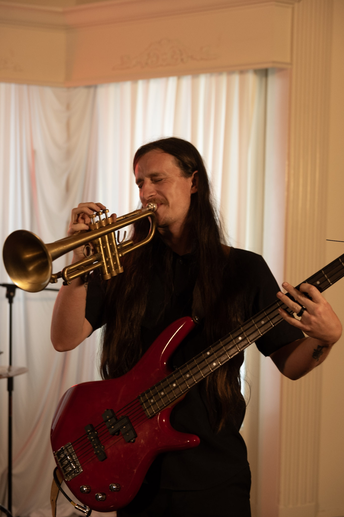 Redd Shoee Creww band member